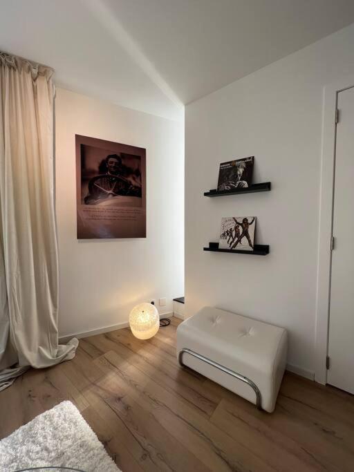 Charmant Appartement Au Look Design Mons Exterior photo